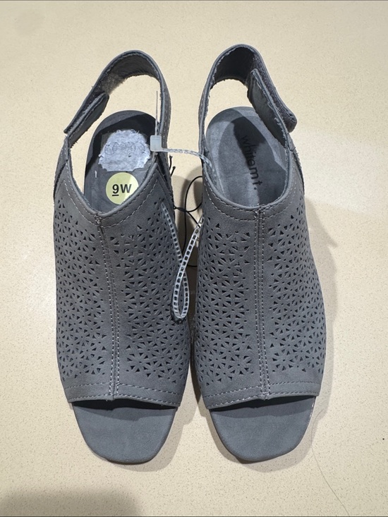 White Mountain Shoes - White Mountain Women's Grey Laser-Cut Slingback Sandals